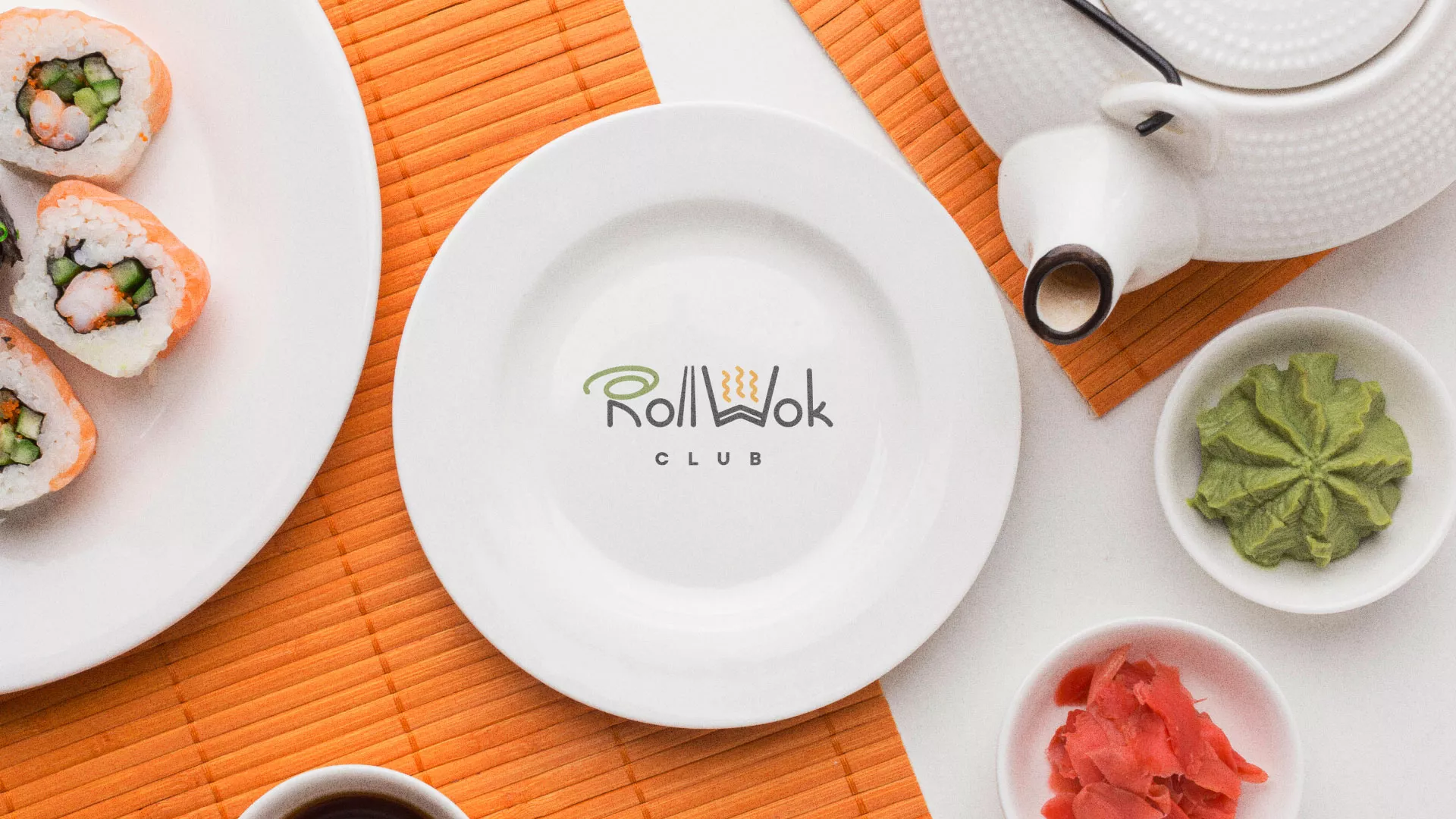 Разработка логотипа и фирменного стиля суши-бара «Roll Wok Club» в Норильске